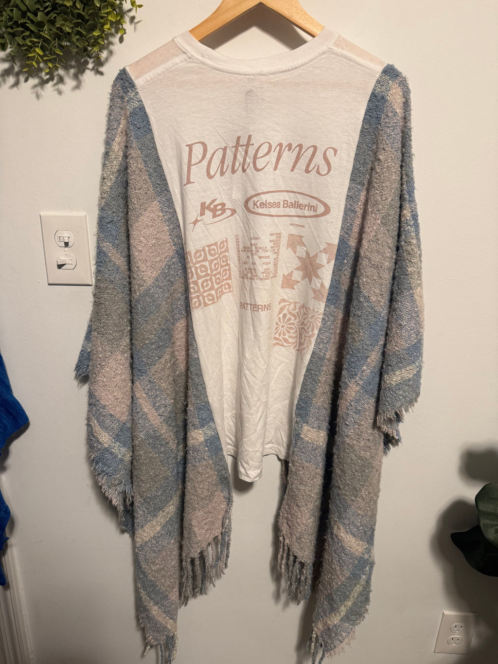 Kelsea Ballerini Poncho