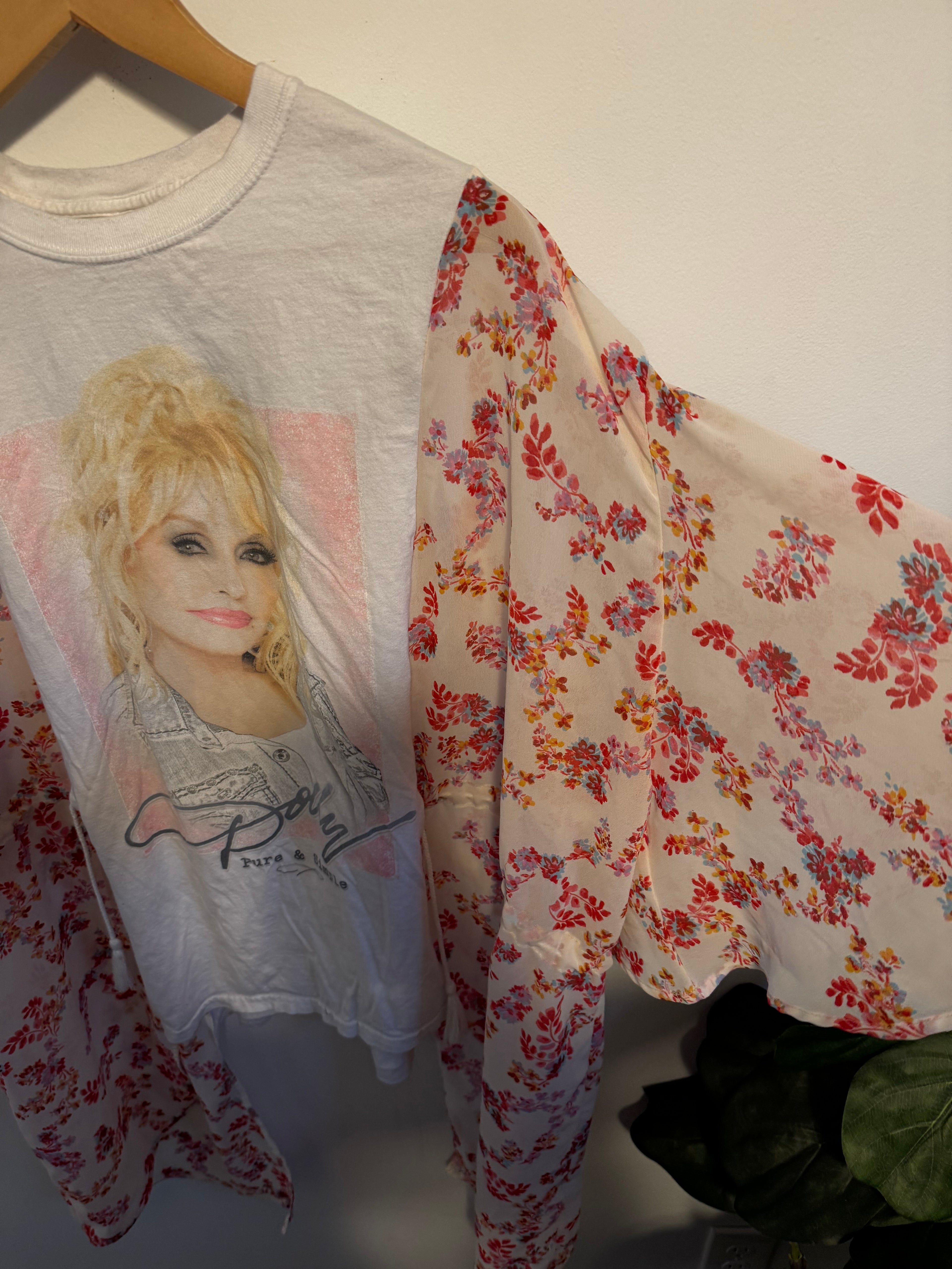 Dolly Parton - Adjustable Waist