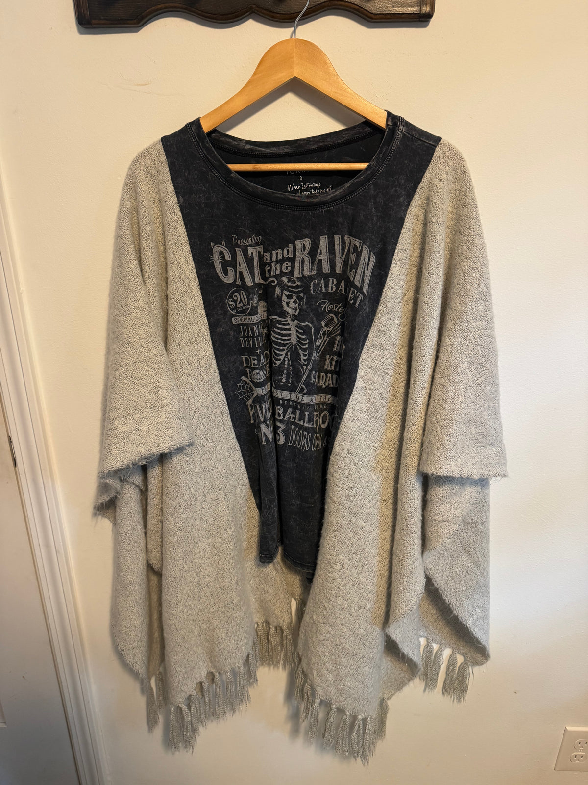 Halloween Poncho Skeleton Cabaret